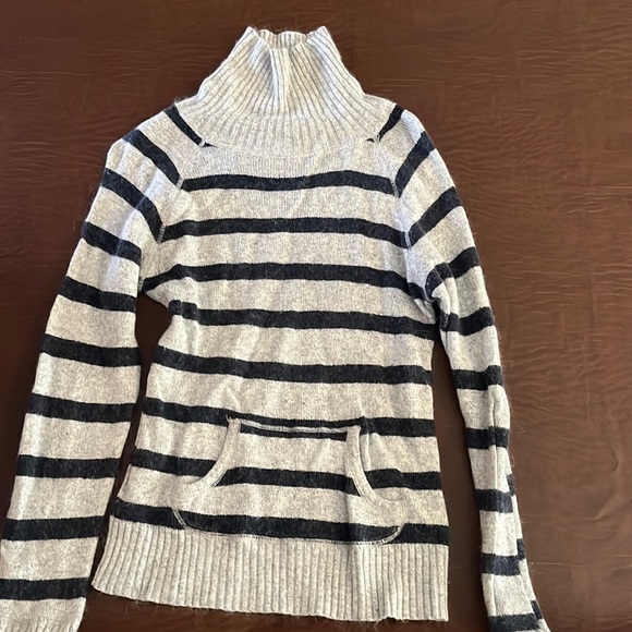 Twenty One blue & grey turtleneck sweater with front pocket - Picture 1 of 3